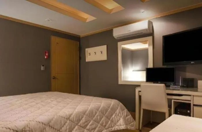 Motel Sinyoung 2*